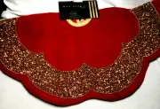 MAX STUDIO HOME TABLE TOP TREE SKIRT RED 22" Beaded Gold WOOL POLYESTER NYL NIP