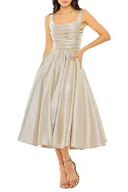 [MAC DUGGAL] SQUARE NECK SLEEVELESS A LINE DRESS US 6 GOLD