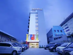 潘佐蘭艾瑪利斯飯店Amaris Hotel Pancoran