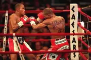 WBC/WBA/IBF Middleweight Title Felix Trinidad vs Bernard Hopkins a- Old Photo 1