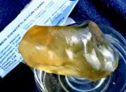 Libyan Desert Glass Meteorite Tektite impact specimen( 240 crt) Dark Lines Gem