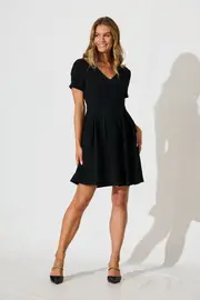 Beth Dress Short Sleeve in Textured Black 8
