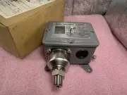 SMC IS2761-1103L9 SWITCH