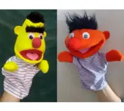 BERT + ERNIE 2 MUPPETS HAND GLOVE PUPPETS SESAME STREET MUPPET MARIONETES toy