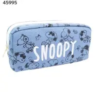 在飛比找Yahoo!奇摩拍賣優惠-Snoopy造型可當筆袋也可以當收納包