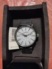 Nixon SENTRY 38MM White Crackle Dial Black Leather Strap Msrp $150.00