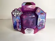 My Little Pony IZZY MOONBOW Mini World Magic Crystal Keychain NIB
