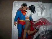 DC COMICS SUPERMAN & LOIS LANE DESIGNER SERIES STATUE BY GARY FRANK
