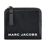 MARC JACOBS THE BOLD白字LOGO牛皮6卡釦式短夾(黑)