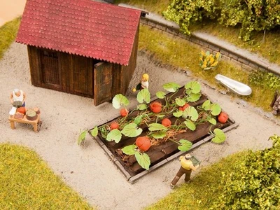 Noch 13219 HO Scale Garden Plot - Assembled - Deco Minis -- 8 Pumpkin Vines