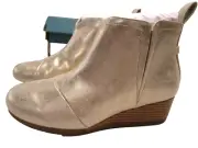 TOMS Youth Clare Size 3.5 Ankle Bootee Wedge Matalic Gold Zip NEW