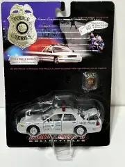 1998 Road Champs Rhode Island State Police Ford Crown Vic 1:43 Scale Ships Free
