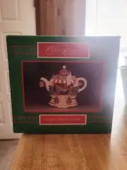 House of Lloyd Christmas Around The World Holiday Hideaway Musical 1992