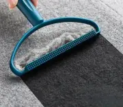 Lint Dog Cat Hair Remover Shaver Clothes Portable Fabric Sweater Carpet Scraper