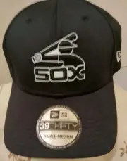 Chicago White Sox Hat Vintage New Era 39 Thirty Black Small/Medium Size Stretchy