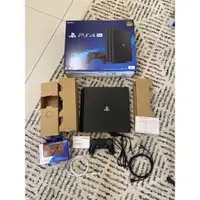 在飛比找蝦皮購物優惠-二手PS4PRO4K主機1TB附原廠手把兩隻