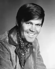 GLEN CAMPBELL - 8X10 PUBLICITY PHOTO (SP059)
