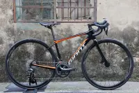 在飛比找露天拍賣優惠--中年大叔-GIANT DEFY ADV 碳纖維碟煞公路車