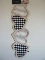Cynthia Rowley Table Runner-Gingham Applique Hearts Black, White -15" x 48"-New