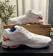 Mizuno Women's Wave Lightning Z6 Volleyball Shoe (White/Red)