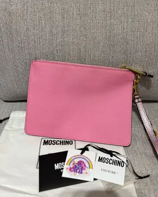 Moschino 專櫃真品 全新品 可愛粉色夢幻獨角獸 超級Q 化妝包 ，收納小袋，手拿包， 旅行用或者放小東西。 size22 cm