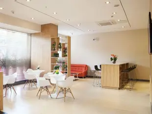 IU飯店成都崇州琴鶴廣場店IU Hotel Chengdu Qinhe Square Branch