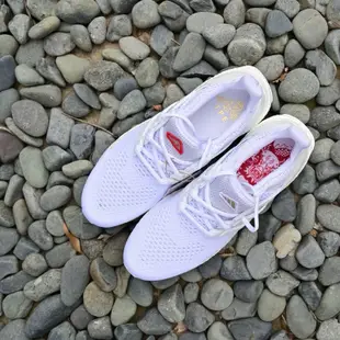 🏀小飛人潮流🏀 ULTRA BOOST CNY 龍年現代 穿搭 舒適 迎新年 IG4348