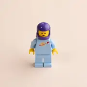 LEGO PALE BLUE & PURPLE CLASSIC SPACE SPACEMAN RETRO MINIFIGURE ASTRONAUT GIFT