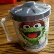 NEW Vintage Sesame St "OSCAR THE GROUCH" Mug with Lid (Still in Orginal Plastic)