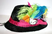 NEW Girls Sanrio Hello Kitty Fedora Sequined Hat With Faux Feathers One SIze 6+
