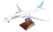 Skymarks SKR8426 Jetblue Airbus A321neoLR Streamers Desk 1/100 Model AV Airplane