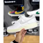 NIKE AIR FORCE 1 LOW “1-800” 白灰 免費電話 按鍵 奶油底 塗鴉 男 CJ1631-100