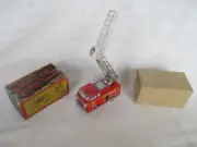 Mechanical Wind Up Tin YONE Japan LADDER SELF EXTEND FIRE ENGINE EMERGENCY TRUCK
