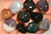 10 SARDONYX TUMBLED STONES 153g Healing Crystals Chalcedony, Strength Protection