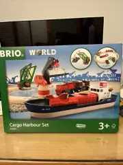 Brio- 33061 Cargo Harbor Set | 16-Piece Train Set with Accessories Wooden