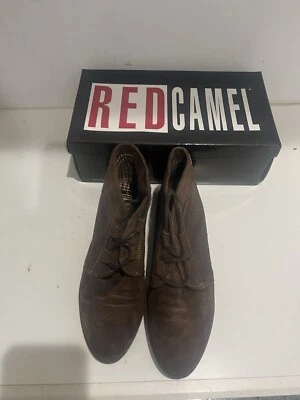 Red Camel canvas shoes Size 8 Chocolate In Color