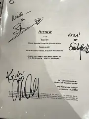 Arrow pilot script signed by Stephen Amell, Emily Bett Rickard and Katie Cassidy