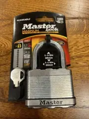 MASTER LOCK M15XKADLF HEAVY DUTY MAGNUM PADLOCK 2-1/2" WIDE 1-1/4”. NEW!