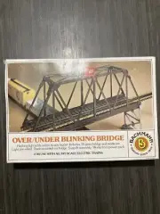 Bachmann Over/Under Blinking Bridge #46222 HO Scale - Complete