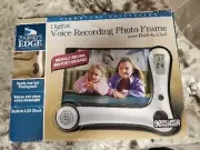 JOURNEYS EDGE TRADEMARK DIGITAL VOICE RECORDING PHOTO FRAME W/ BUILT IN CLOCK
