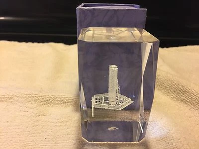 3D Laser Etched Crystal Glass Twin Towers w/US Flags Paperweight-New Lot#0250