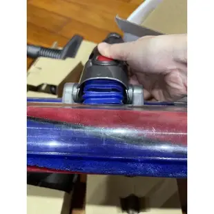 日本購 二手戴森Dyson V6 fluffy SV09 無線吸塵器 <<不含軟質碳纖滾筒吸頭>>（可含郵局運費）