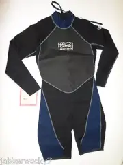 NWT Mens Long Sleeve Size "M" Spring Suit - WETSUIT - with Titanium Lining