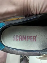 在飛比找Yahoo!奇摩拍賣優惠-西班牙 Camper 真皮休閒鞋 豆豆鞋 37 38