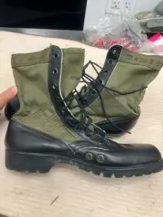 NEW 1967 US ARMY VIETNAM WAR ERA JUNGLE BOOTS - SIZE 10N