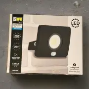 HPM LEANA 20W Slimline LED Security Floodlight with sensor. [Brand new)