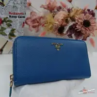 在飛比找Yahoo!奇摩拍賣優惠-美麗堡outlet精品  PRADA 金字 防刮皮革 1M0