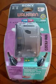 VTG Sony Walkman WM-FX323 Cassette Player w/headphones AM/FM Radio Sealed NIB