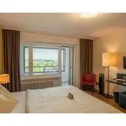 HOTEL illuster - Urban & Local