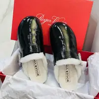 在飛比找PopChill優惠-[二手] 全新 Roger vivier 黑色漆皮帶鑽毛毛勃